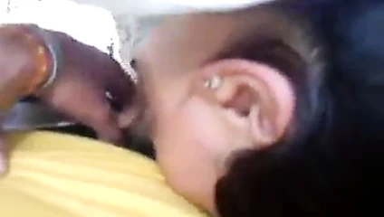 UNA RICA MAMADA DE JEANETT