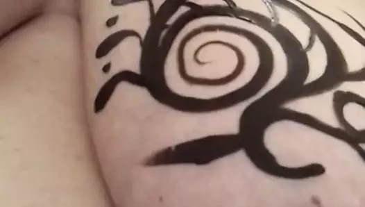 Erotik meme ve meme ucu boyama