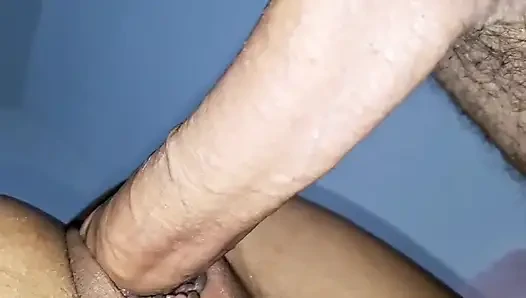 Gerçek ev yapımı itaatkar üvey kızımın sevimli amını sikiyorum.