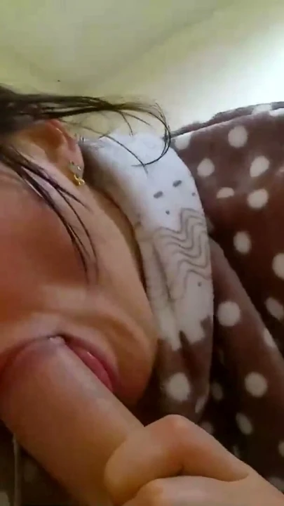 18+ uzun penisi taşaklarına kadar yutuyor | Bölüm 3