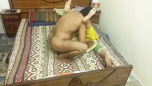 Yenge ve devar evde yalnız tam sert seks