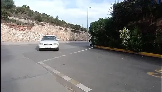 Sarışın hatun buharlı karşılaşmada taksi şoförünü baştan çıkarıyor