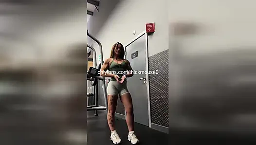 Genç kız insta canlı amcığını gösteriyor