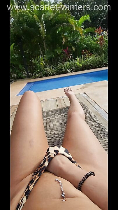 Sıcak kalın öğretmen alır kapalı açık havada içinde leopar bikini