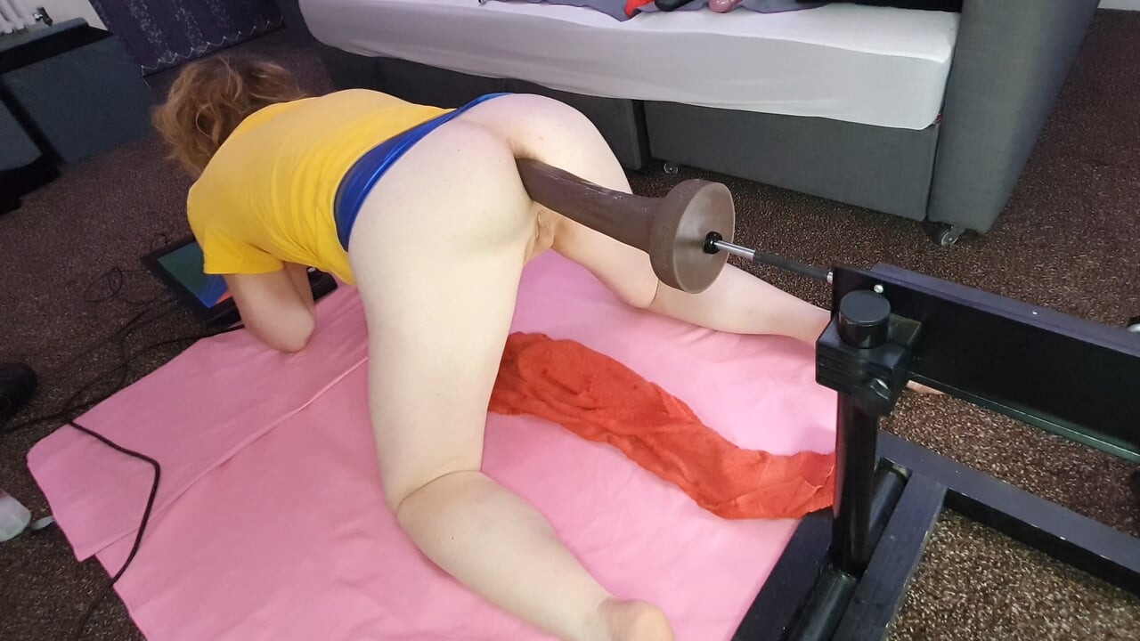 İngiliz orta yaşlı seksi kadın büyük Henry tarafından sikiliyor