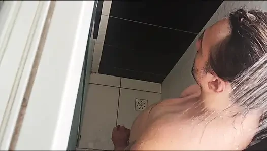 Horn ihaneti keşfediyor