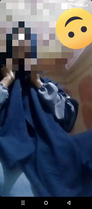 Video call with ukhti Malayu open