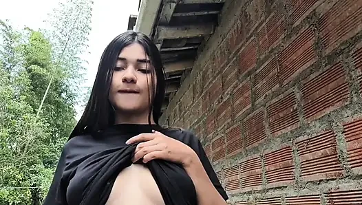 Tüm çarşafı 4k'da sırılsıklam edene kadar kendime dokundum