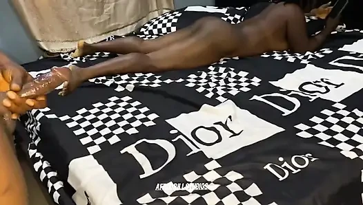 Zenci kadın en iyi arkadaşı tarafından defalarca dölleniyor