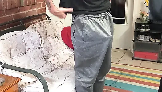 Aldatan evli kadın komşusüne sakso çekerken ve sigara içerken yakalandı!