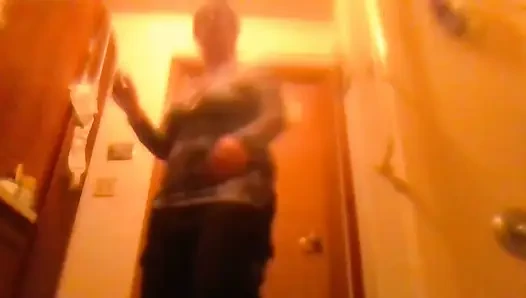 Slow Dace ilk randevumla kıyafetlerini çıkarıyor