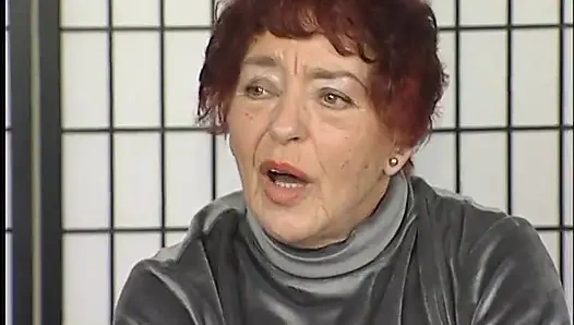 Kıllı kızıl saçlı nine oyuncu seçmelerinde amını sikiyor