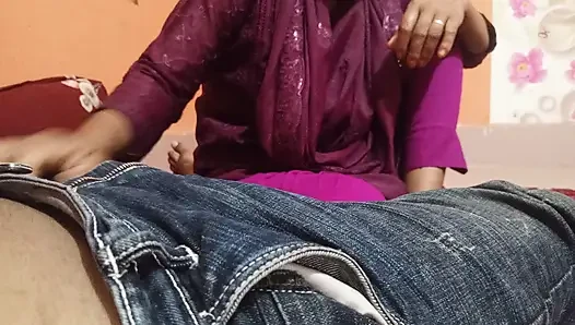 Bangladeşli kadın kayınbiraderi'nin penisini emiyor