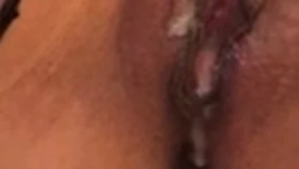 Koca temizler sıcak siyah boşalmak itibaren eş 1