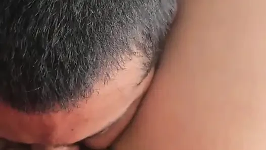 Üvey kardeşim vajinamı emiyor