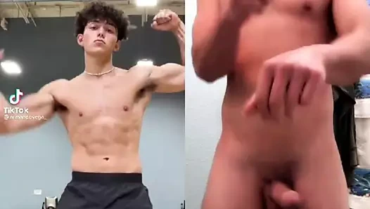 Sıcak oğlan çıplak dik