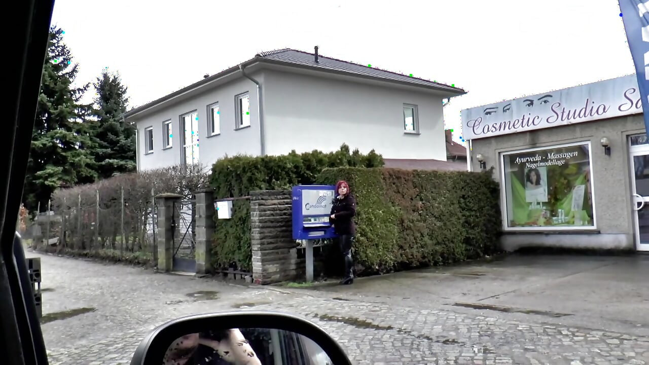Güzel kızıl saçlı büyük götlü piliç amından sikiliyor