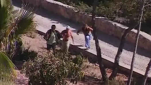 Havuzda vahşi sikiş partisi