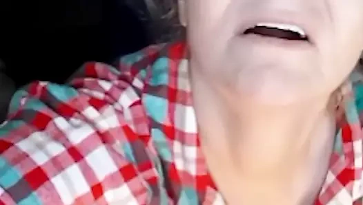 Ateşli olgun çıplak yoga yapıyor ve sonra mastürbasyon yapıyor! Harika orgazm!