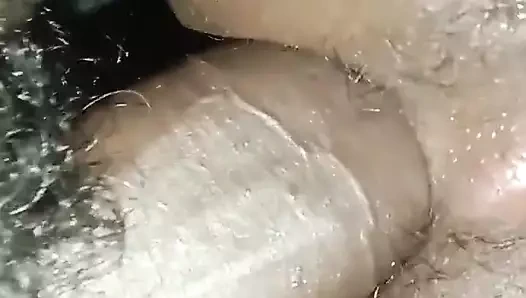 Julie'ye ileri geri geçti