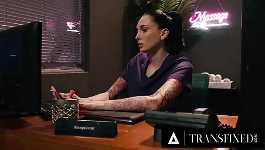 Transfixed - büyük memeli aubrey kate charlotte sins'in bolster masajına bayılıyor ve trans anal sikişiyor