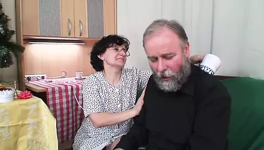 Gel ve olgun bir kaltağın nasıl öğrettiğini gör