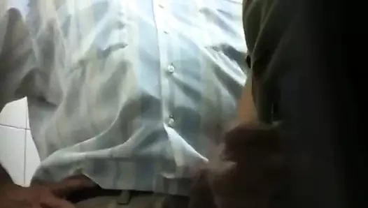 baba seyir içinde umumi banyo