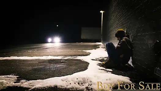 BoyForSale - папочка-медведь Felix Kamp шлепает и трахает пальцами возбужденную попу члена
