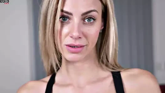 Güçlü kız egemen kas adam zafer poz aşağılama