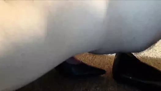 Dokuz batı pompaları iki kez dölle dolu