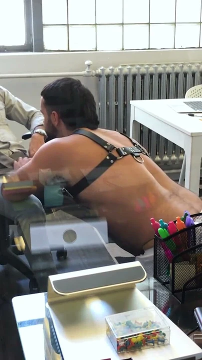 Ofiste karantinada sıkışan iş arkadaşları | Bölüm 2