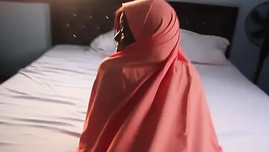 Azgın Müslüman Orta Yaşlı Seksi Kadın Göt Deliğini Siktiriyor