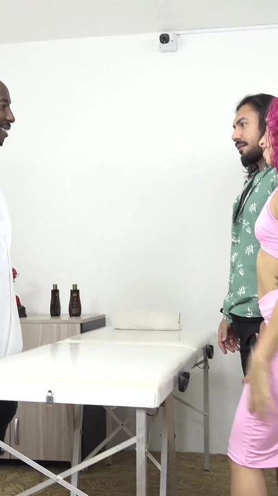 Tiffany Carioca'nın masaj odası iki erkek bir kadın macerası