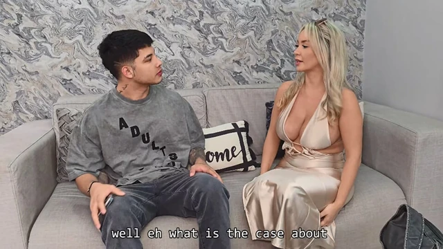 Адвокат с большими сиськами обвиняет ее гонорары с членом - Danner Mendez и Предъявление Alvarez