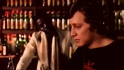 Onu Afrika'ya götür ve bir sürü siyah adam bulacak.