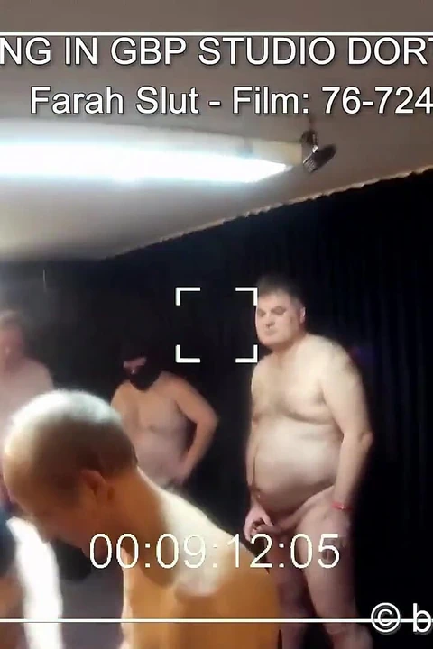 За кулисами - Вот как Uschi Haller работает - гэнгбэнг-вечеринка с турецкой девушкой Farah Slut