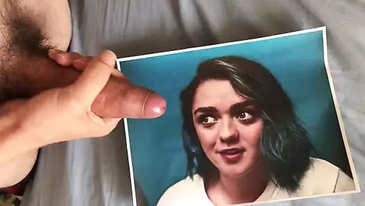 Maisie williams boşalmak haraç 21