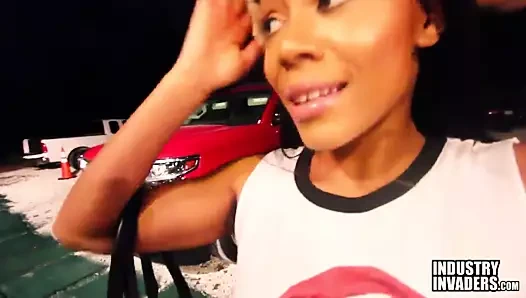 Jayla foxx deepthroats at xmas tree lot