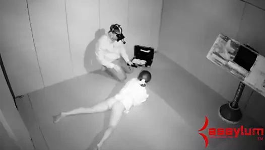 Casey calvert daha önce hiç olmadığı kadar bozuluyor ve kullanılıyor