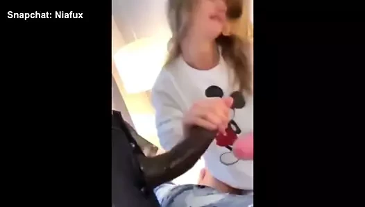 Aldatan karısı evde yalnızken aletini yalıyor