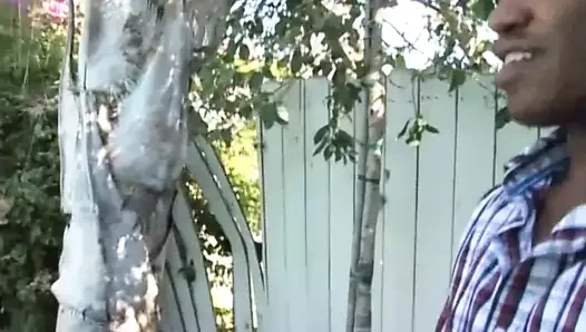 Siyah üvey kardeşimle heyecan verici anal seks!