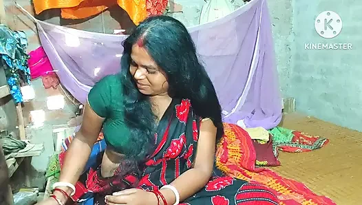 Küçük üvey erkek kardeşimin penisini amcığıma sokmaktan zevk aldım.