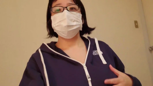 Evli kadın ve onunla oynamak istiyor