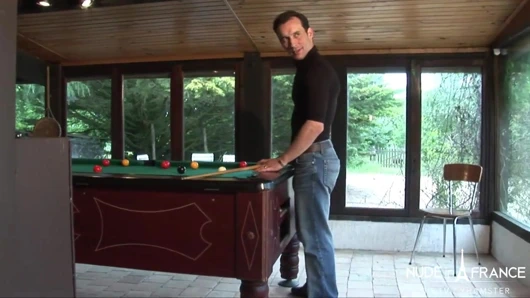 Iki seksi Fransız sluts var sert anal seks içinde dörtlü