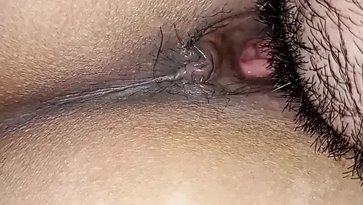 Kocam işteyken üvey babam beni sikiyor. Bölüm 1