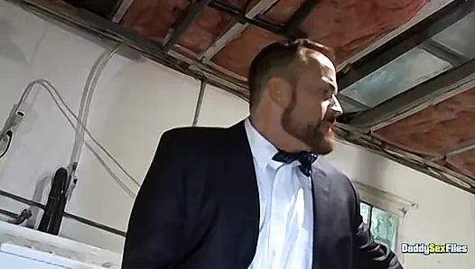 Daddysexfiles matthew ford ateşli babaların önünde yavaş yarak yolculuğu sunuyor