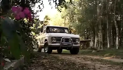 Anal sikiş sürtük genç kız sikiliyor