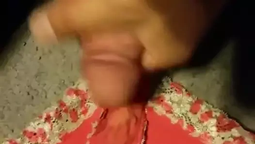 Külot üzerinde boşalmak