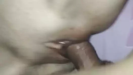 Yakın çekim bakış açısı orta yaşlı seksi kadın