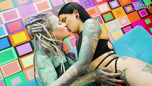 Gotik ve hippi hatun anal sikişmeyi ve yüze boşalmayı seviyor